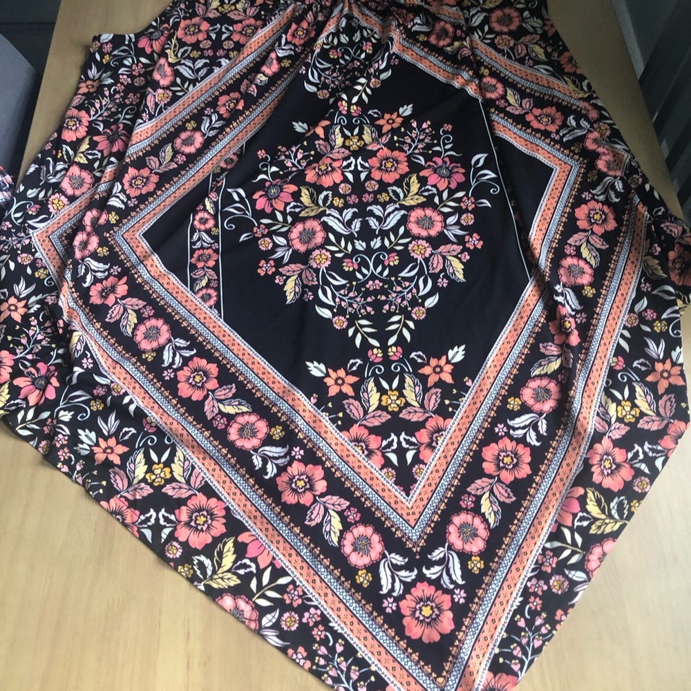 Avenue Black Floral Tunic Top